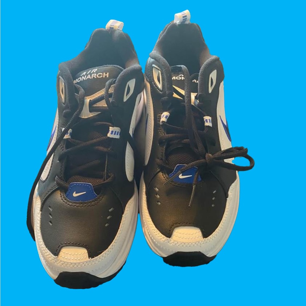 Nike mens shoes size 9.5